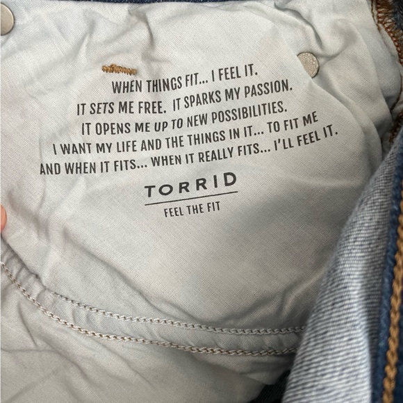 Torrid Distressed Jean Shorts EUC Size 20 - Picture 6 of 7
